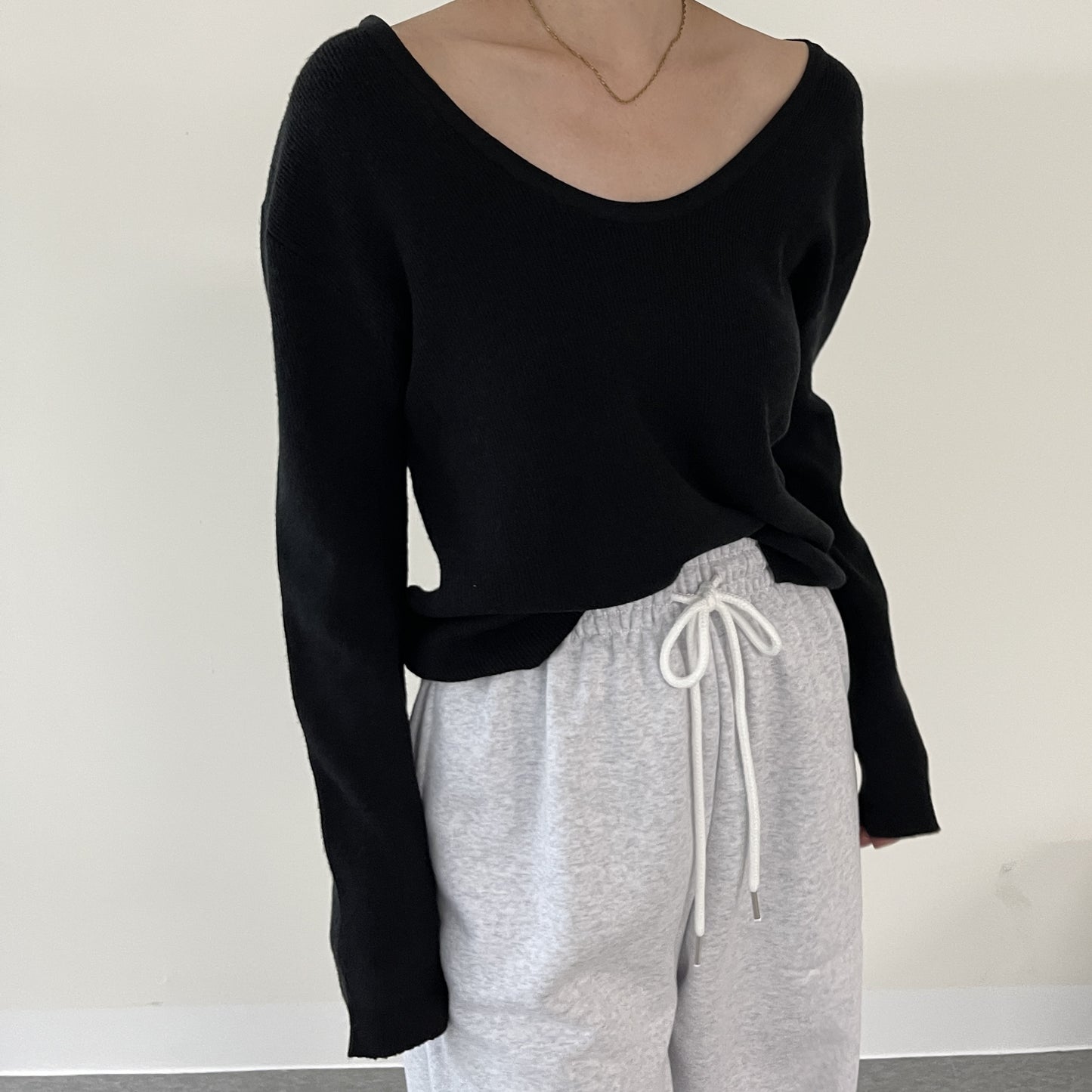 uni&amp;#x27;s room■4color ディープUネックアメリニット NT-AW25-06