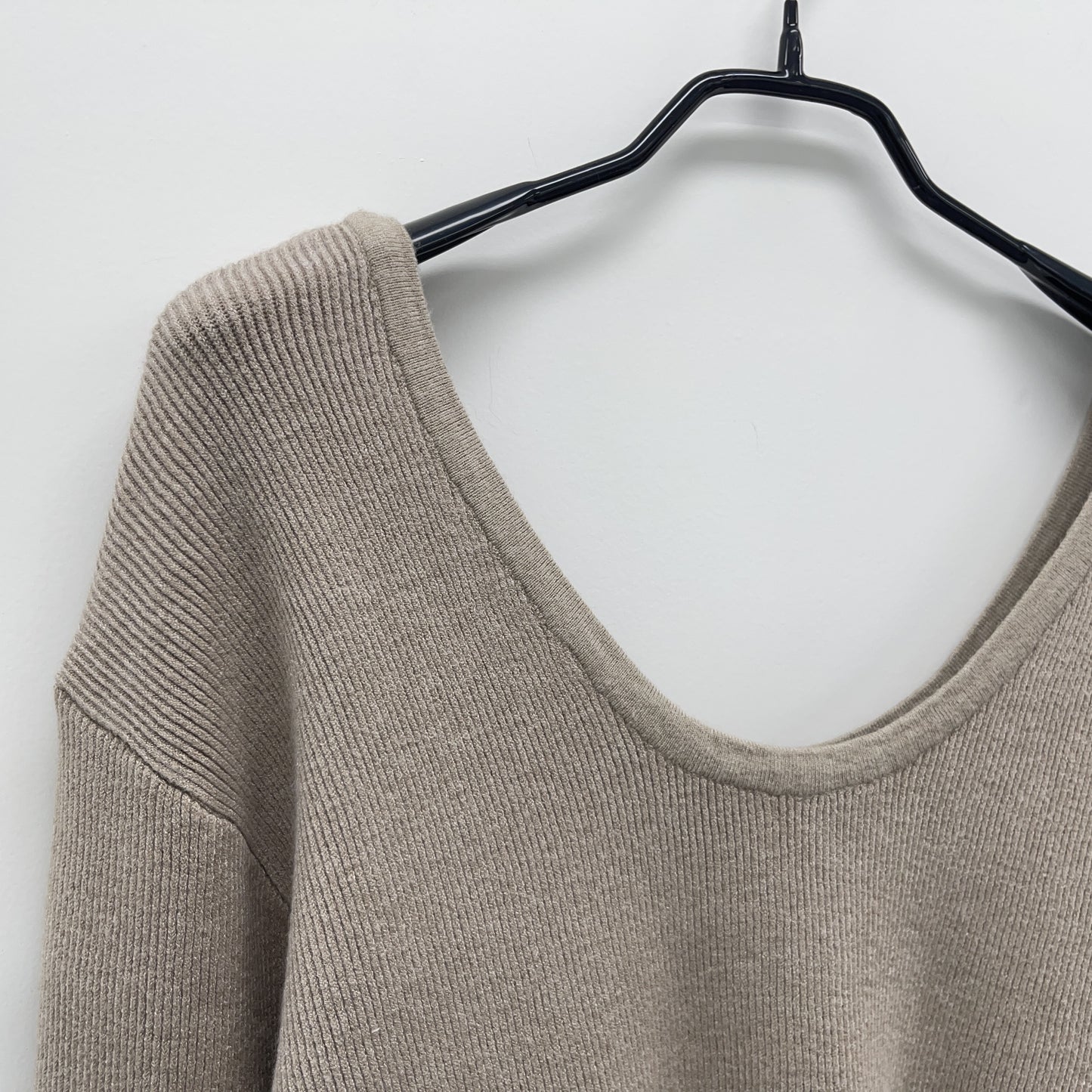uni&amp;#x27;s room■4color ディープUネックアメリニット NT-AW25-06